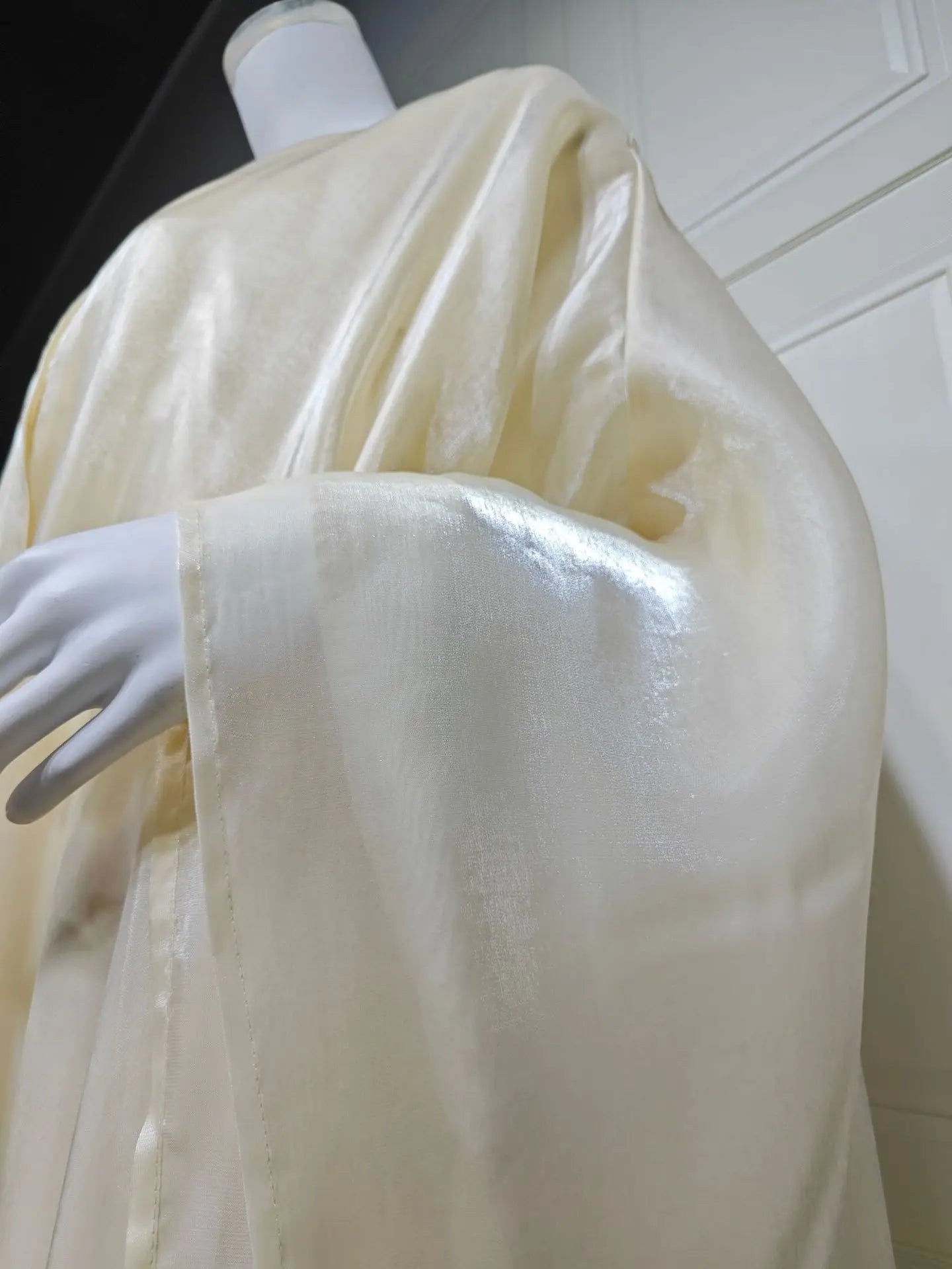 Metallic Mist Abaya